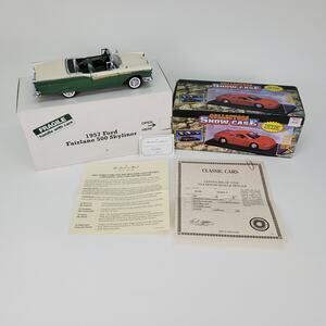 DANBURY MINT 1:24 1957 Ford Fairlane 500 Skyline Green & White w/ Title & Case